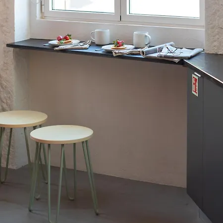 Stylish Triplex By Lovelystay Apartment