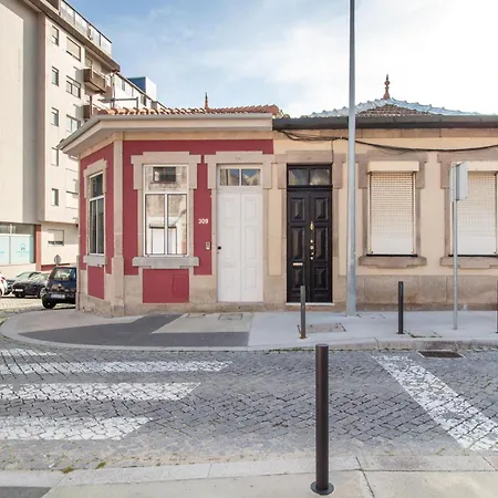 Apartment Stylish Triplex By Lovelystay Porto