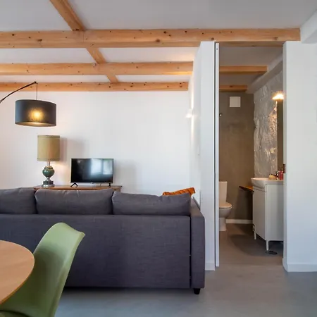 Stylish Triplex By Lovelystay Apartment