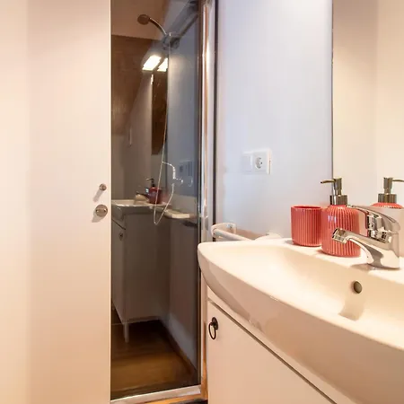Stylish Triplex By Lovelystay Porto