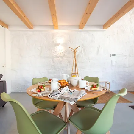 Apartment Stylish Triplex By Lovelystay